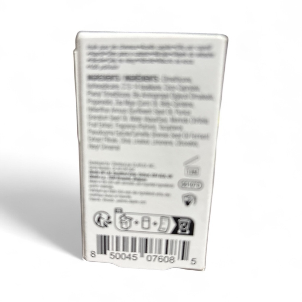 OLAPLAEX  No.7 Bonding oil. 
To nourish, strengthen & repair all types of hair - Picture 3 of 3